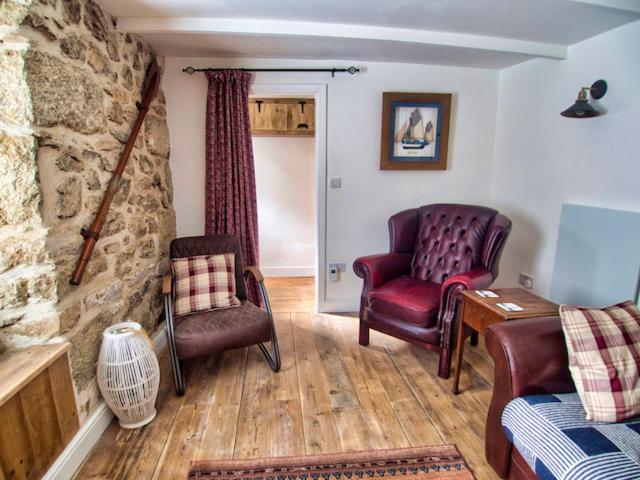 Knocker Cottage Is A 3 Bedroom Made Up Of 1 Double Bedroom And 2 Small Double Bedrooms In Small Village 10 Min To Beaches แคมบอร์น ภายนอก รูปภาพ