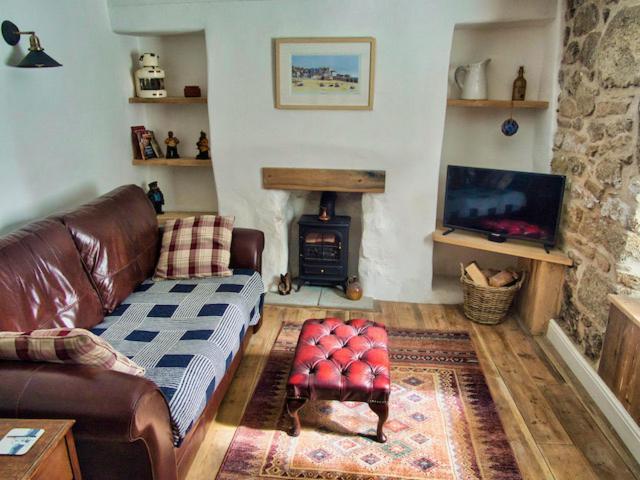 Knocker Cottage Is A 3 Bedroom Made Up Of 1 Double Bedroom And 2 Small Double Bedrooms In Small Village 10 Min To Beaches แคมบอร์น ภายนอก รูปภาพ