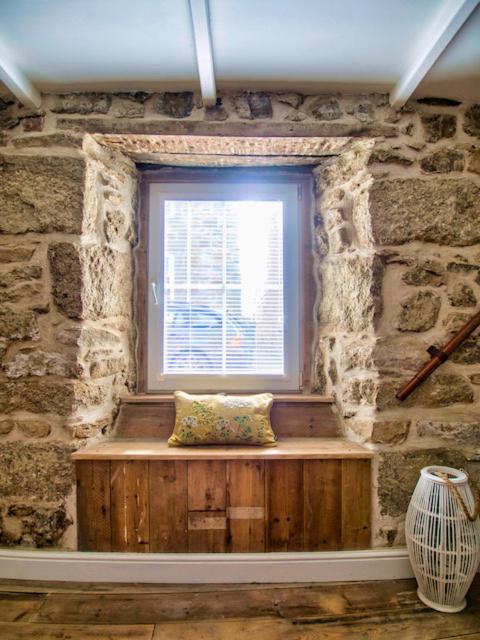 Knocker Cottage Is A 3 Bedroom Made Up Of 1 Double Bedroom And 2 Small Double Bedrooms In Small Village 10 Min To Beaches แคมบอร์น ภายนอก รูปภาพ
