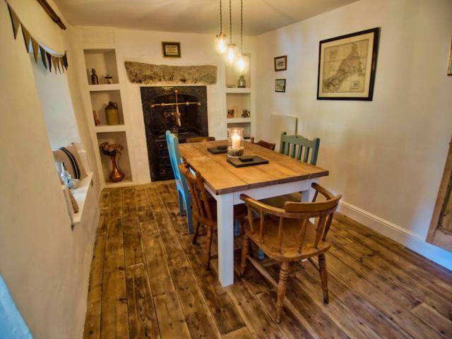 Knocker Cottage Is A 3 Bedroom Made Up Of 1 Double Bedroom And 2 Small Double Bedrooms In Small Village 10 Min To Beaches แคมบอร์น ภายนอก รูปภาพ