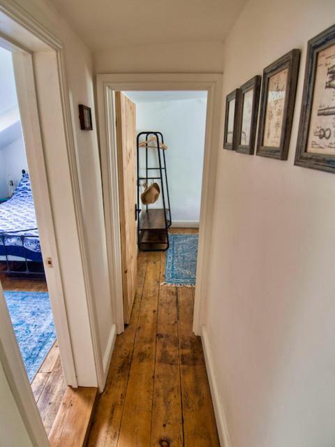 Knocker Cottage Is A 3 Bedroom Made Up Of 1 Double Bedroom And 2 Small Double Bedrooms In Small Village 10 Min To Beaches แคมบอร์น ภายนอก รูปภาพ